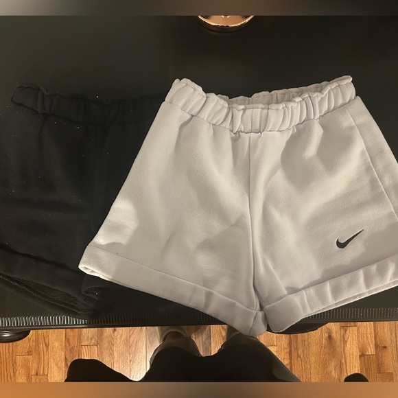 Nike comfy shorts - Picture 2 of 4